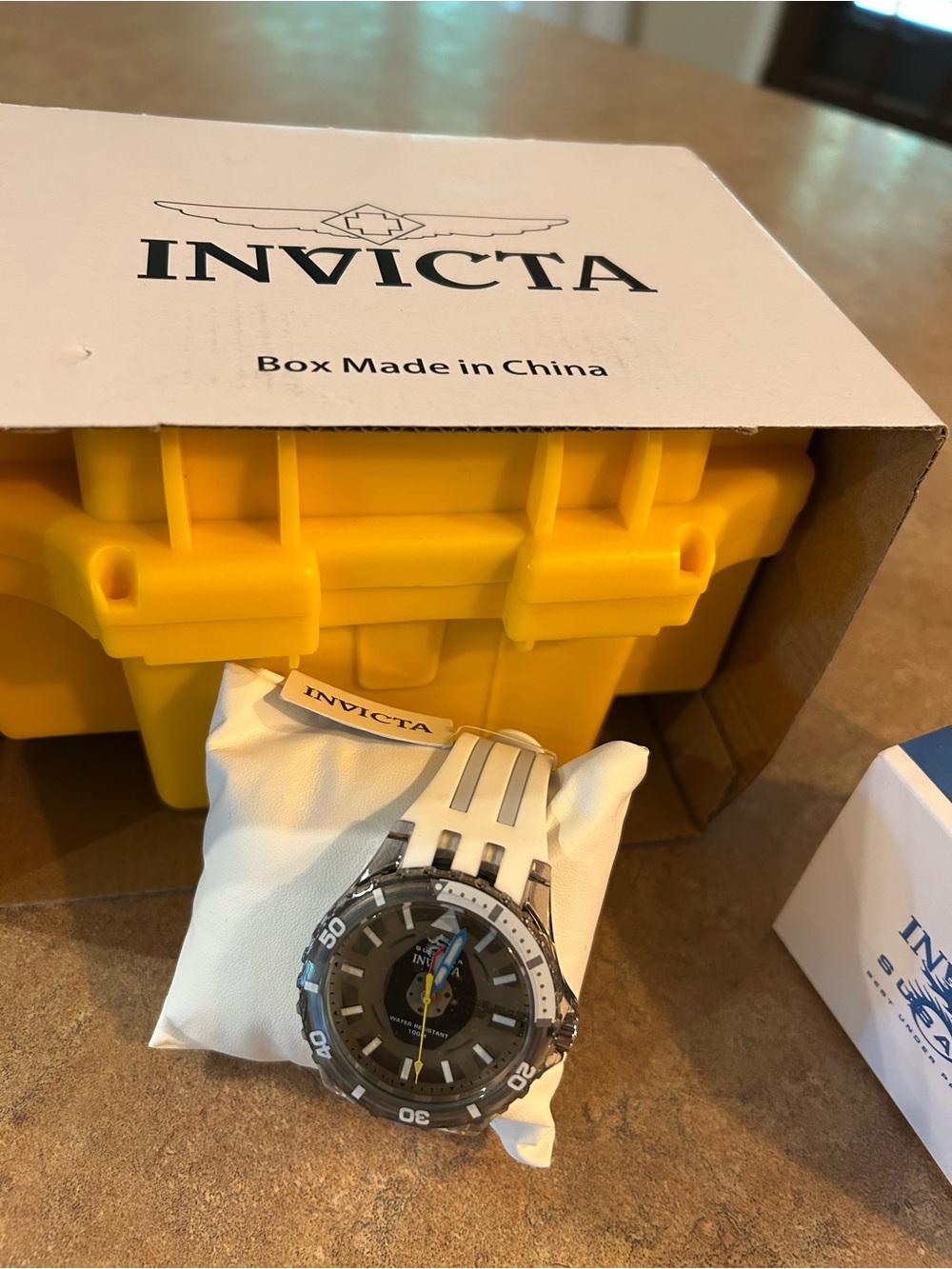 Invicta Men's Sport Watch in White, Black and Yellow Storage box